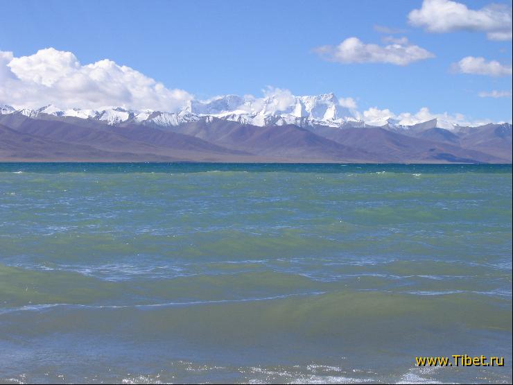Vysokogornoe ozero Namtso (4700m). Govoriat, chto ono solenoe, no ja soli ne pochuvstvoval (iskupalsia v nem). Namtso