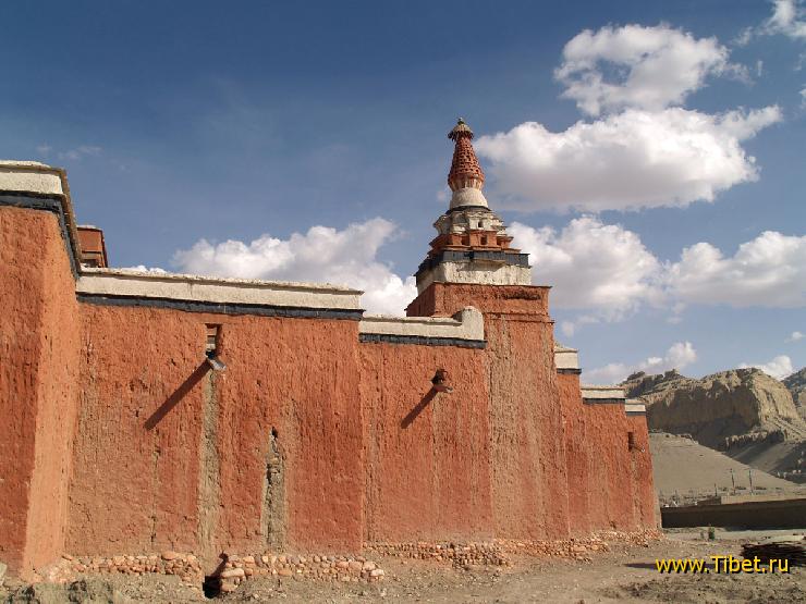 Монастырь Толинг (Tholing)- самый большой в Западном Тибете. Зап.Тибет. Город Занда (Zhanda)
